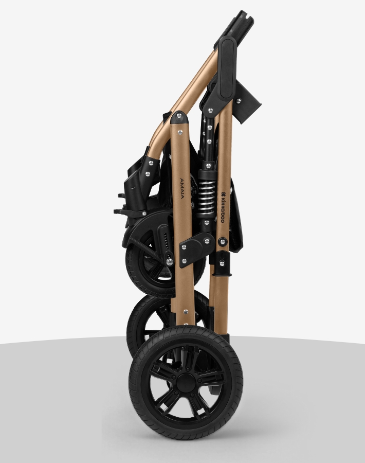 Enjoy a lightweight design coupled with a quick-fold system for easy transportation and storage, making travel smoother.
