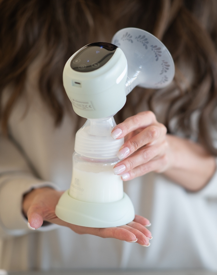 Enjoy the benefits of a compact, breast pump that's practical for everyday use and easy to store. It is ideal for mothers who need reliability both at home and while traveling.