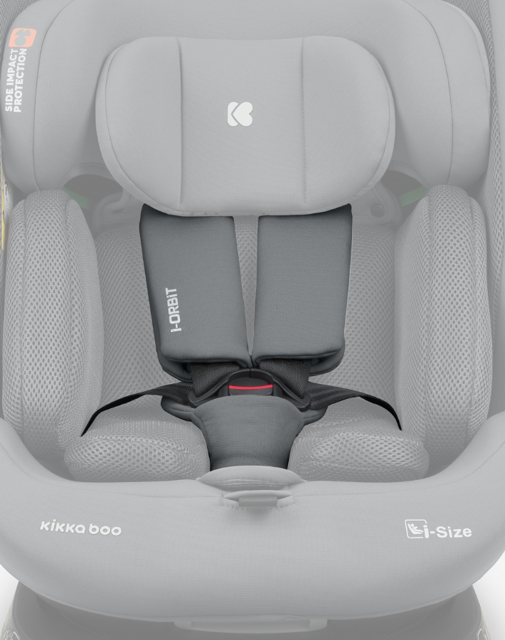 Featuring with a 5-point harness system, this car seat ensures your child is securely strapped in at all times. The harness features comfortable shoulder pads and lower buckle covers to prevent discomfort, providing a secure fit that doesn’t compromise on comfort.
