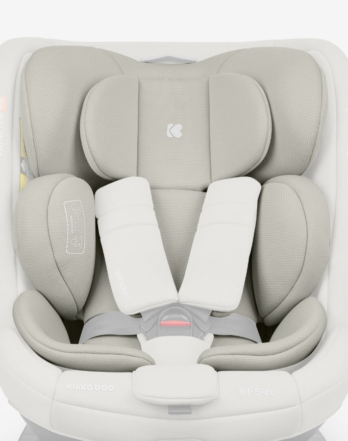 i-ROUND features a soft full body support cushion, providing a snug and comfortable environment that cradles your child from head to toe, enhancing comfort during both short rides and long journeys.