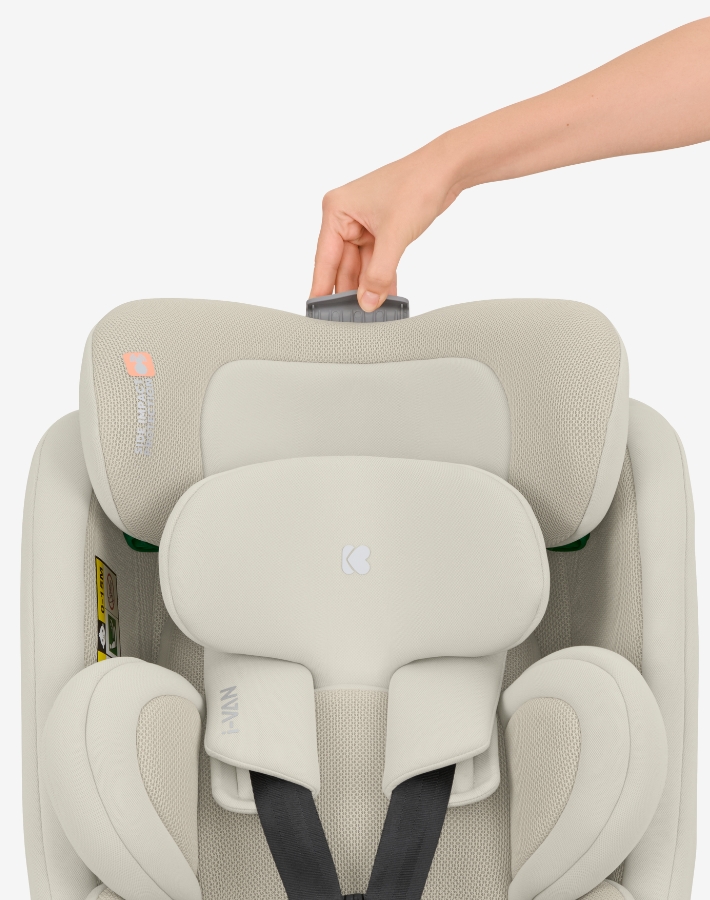 Suitable from 40 to 150 cm, i-VAN grows with your child through every stage. The 12-position adjustable headrest ensures a perfect fit over the years.