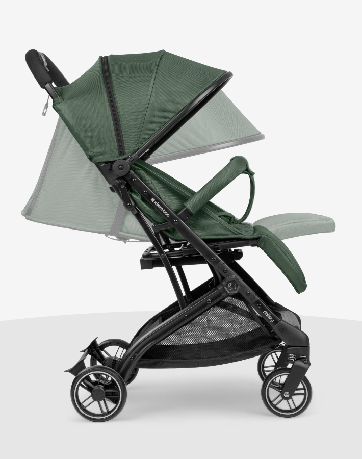 MILEY features an adjustable reclining backrest and a footrest with two position settings, ensuring your little one enjoys maximum comfort whether they’re sitting up to explore or reclining for a nap.